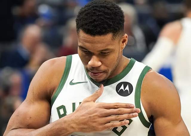 骑士vs雄鹿前瞻：字母哥火热状态挑战骑士，谁能笑到最后？