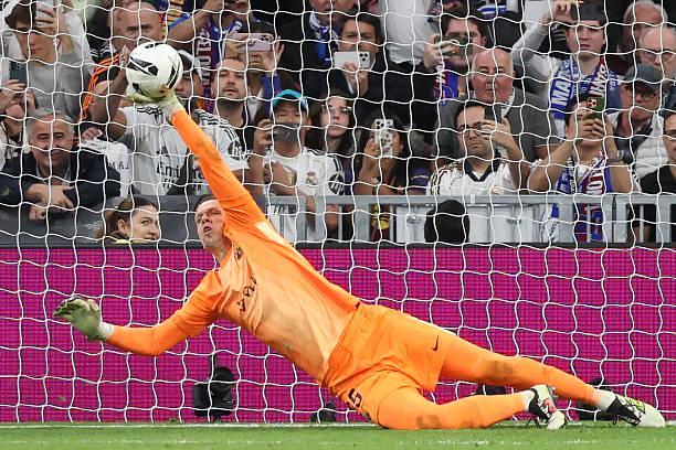 什琴斯尼国家德比神级表现：8次扑救+扑出姆巴佩点球