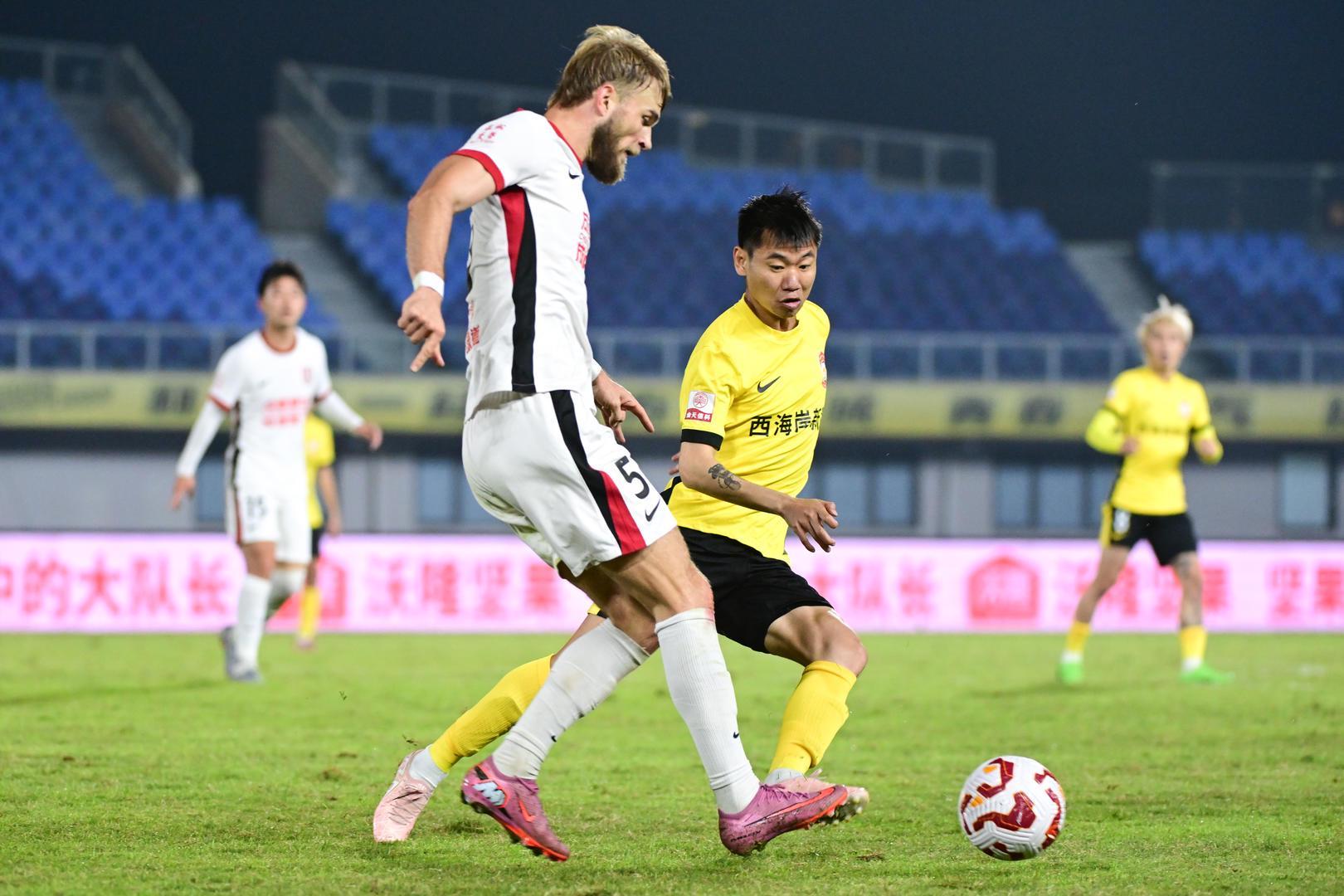 压哨绝平！成都蓉城2-2战平青岛西海岸 错失登顶中超榜首机会