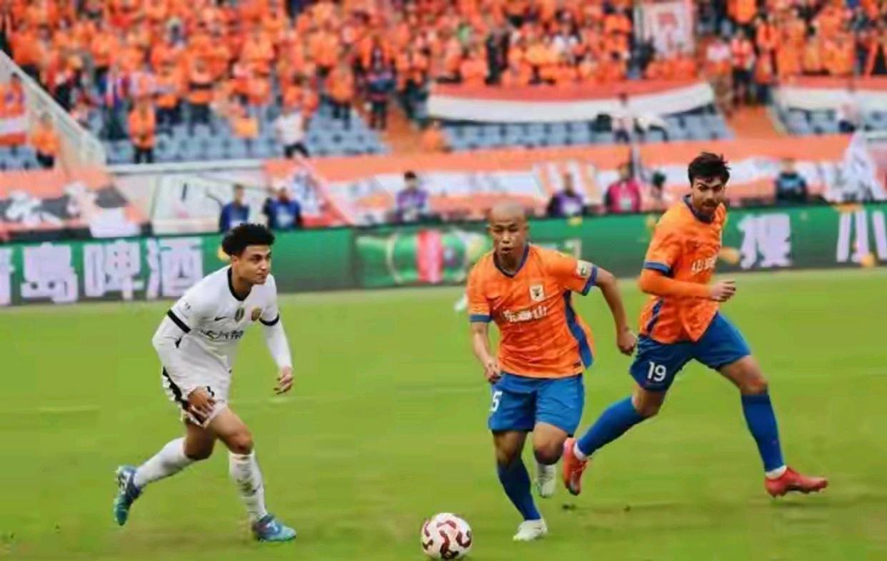 中超巅峰战：泰山3-1逆转海港，卡扎伊什维利双响定乾坤