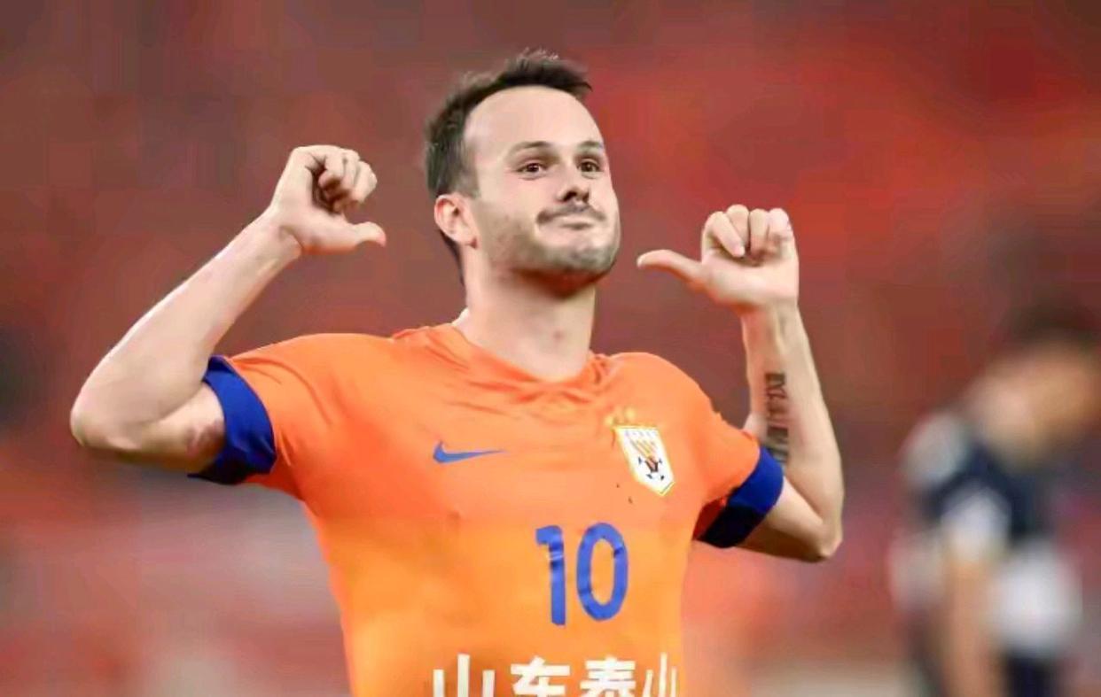 卡扎伊什维利扳平助阵，中超金靴争夺战愈演愈烈