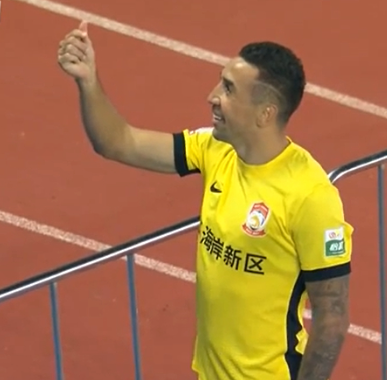 中超28轮：成都蓉城2-2憾平青岛西海岸，外援失误错失榜首良机