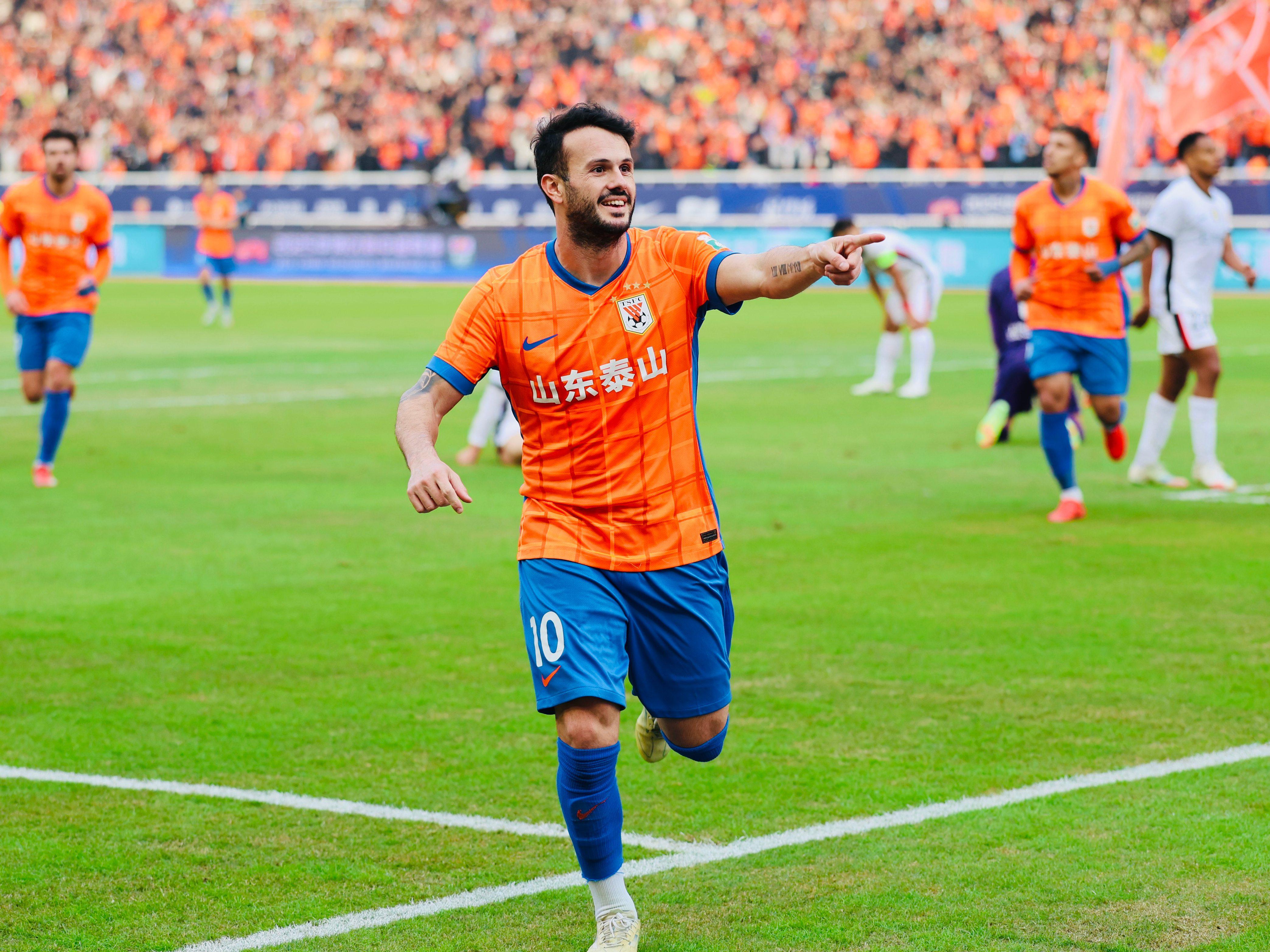 山东泰山3-1逆转上海海港，卡扎伊什维利双响成关键