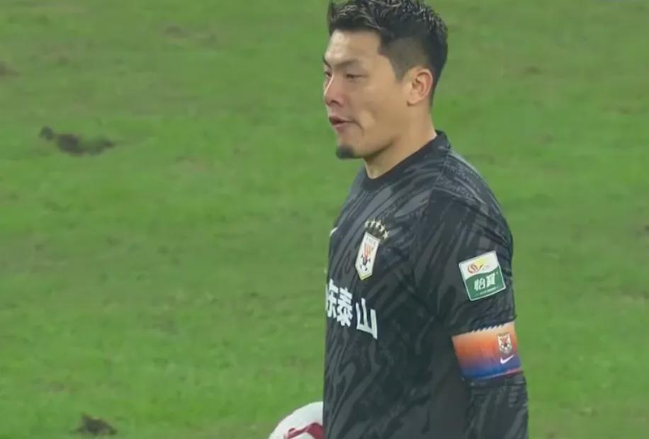 中超第28轮：山东三队闪耀，李霄鹏率青岛海牛逆袭国安