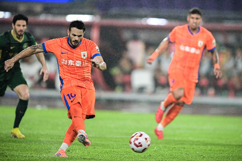 泰山3:1逆转海港！三年不胜终破局，球迷见证球队蜕变