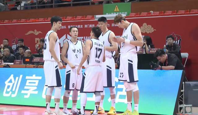 狂胜32分！四川全运男篮豪取3连胜，周琦复出成冲冠关键