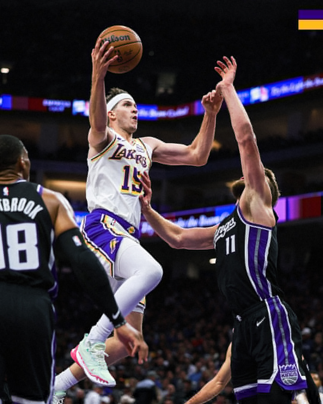 湖人队艾顿扣篮