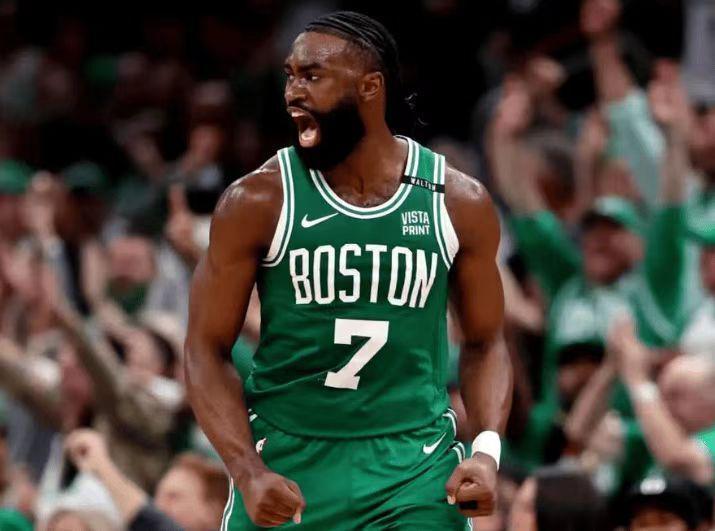 NBA常规赛：凯尔特人113-119遭活塞逆转，布朗41分难救主