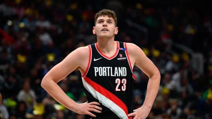 开拓者队克林根疑脚踝扭伤 第四节提前退场