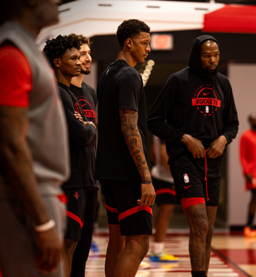 火箭备战表情凝重！乌度卡弃用霍勒迪引争议，ESPN预测战篮网首胜