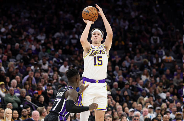 里夫斯狂轰51分创11项历史纪录：比肩科比詹姆斯，NBA历史首人