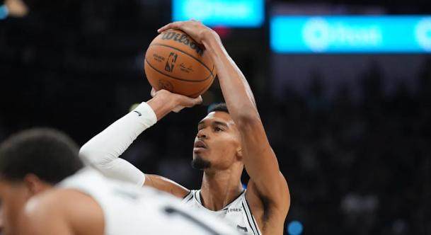 文班亚马创历史最强开局 MVP与DPOY双料热门诞生？