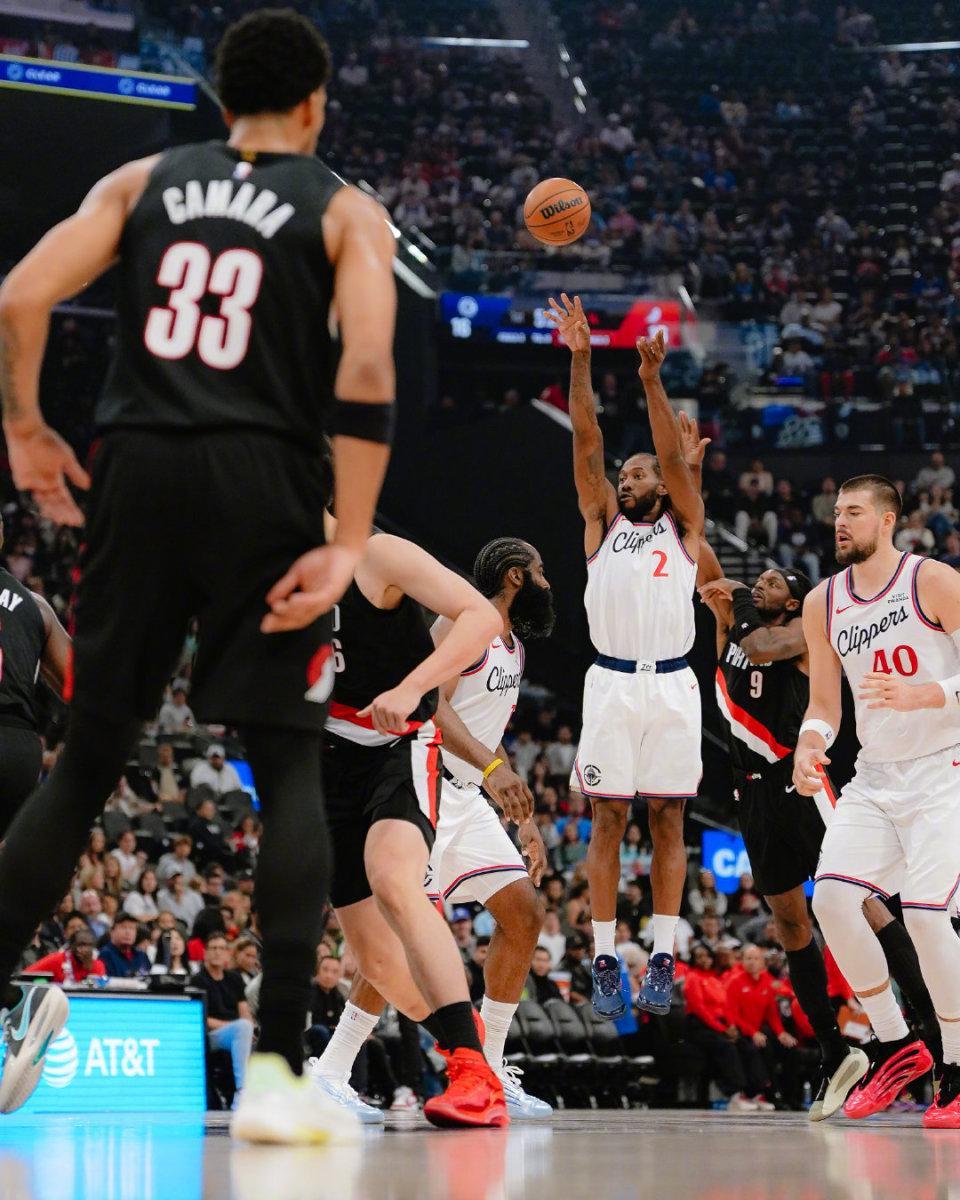 拒绝爆冷！三巨头71分打爆开拓者！快船2连胜，3大新援渐入佳境