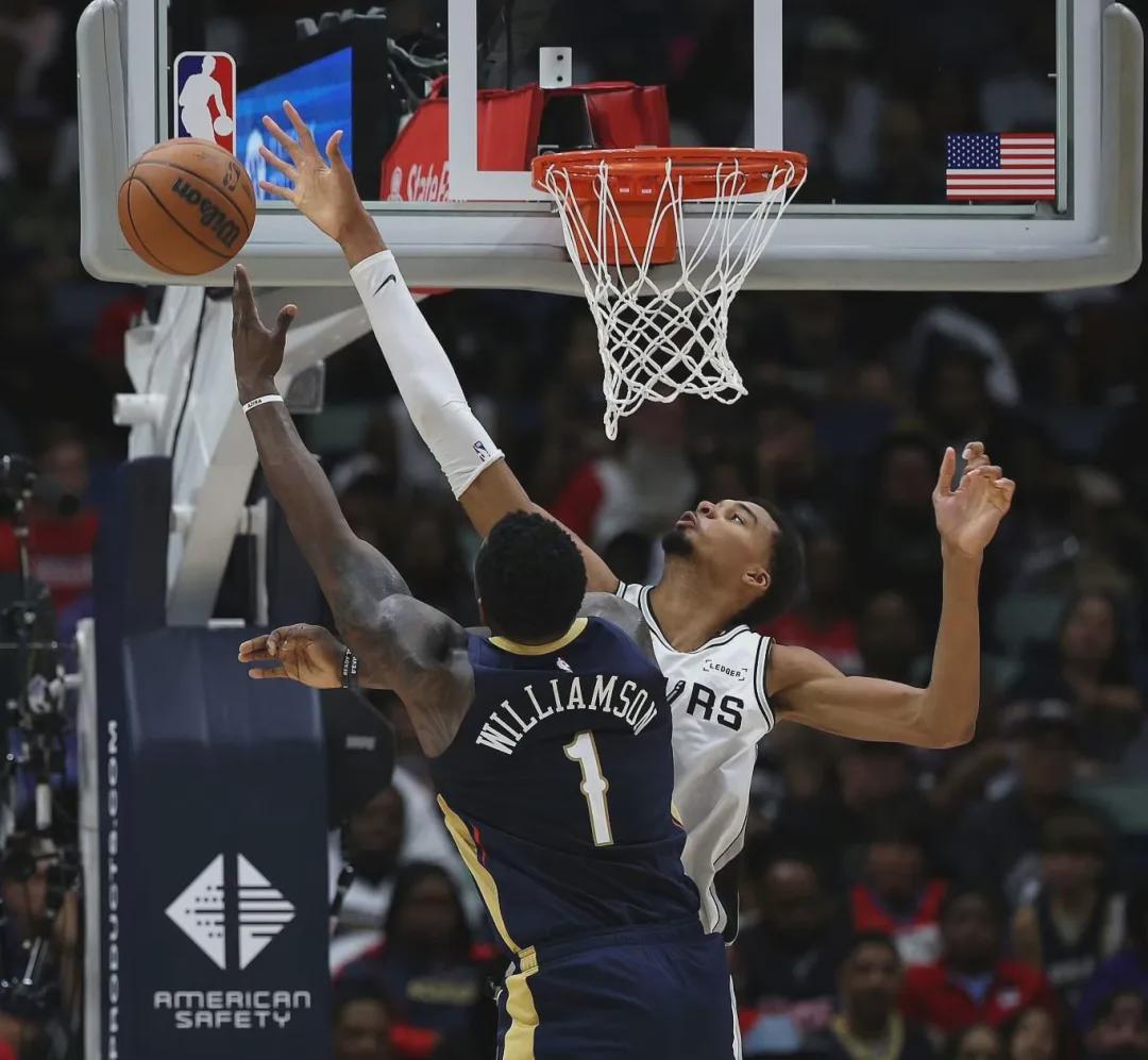 文班亚马新赛季爆发！或成MVP和DPOY双料热门人选