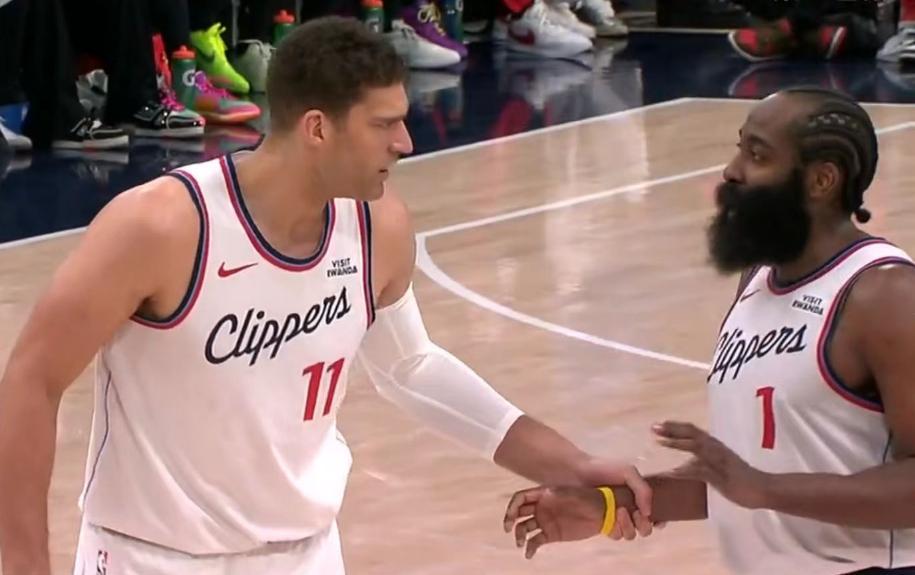 开拓者队反击瞬间