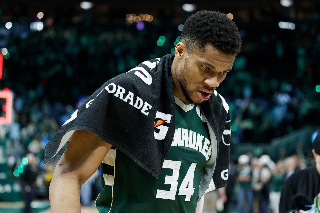 字母哥再创神迹！NBA 79年唯一开季3场35+15+5纪录诞生