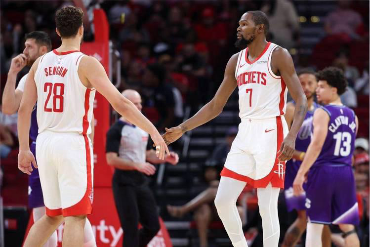 火箭两连败根源解析：首发阵容高效，乌度卡需优化变阵策略