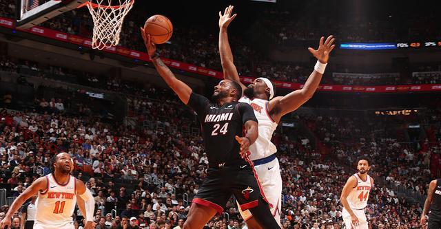 鲍威尔29+7布伦森37+6，热火主场115-107力克尼克斯