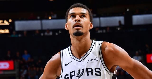 文班亚马盛赞开季三连胜：连胜势头提升全队士气