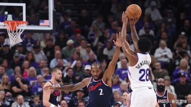 快船连胜背后：贫攻短板凸显，33岁后卫成隐患，扣篮王转型工具人