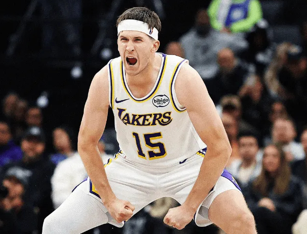 里夫斯狂轰51分11板9助创多项纪录，湖人逆袭国王东皇安心养伤