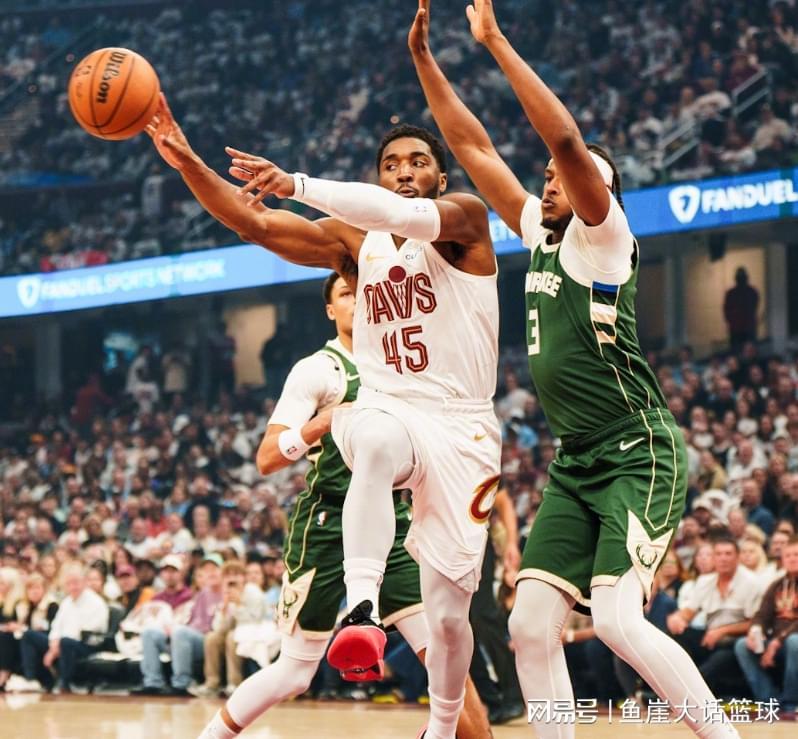 骑士118-113险胜雄鹿：米切尔24分莫布里关键罚球，字母哥40分难救主