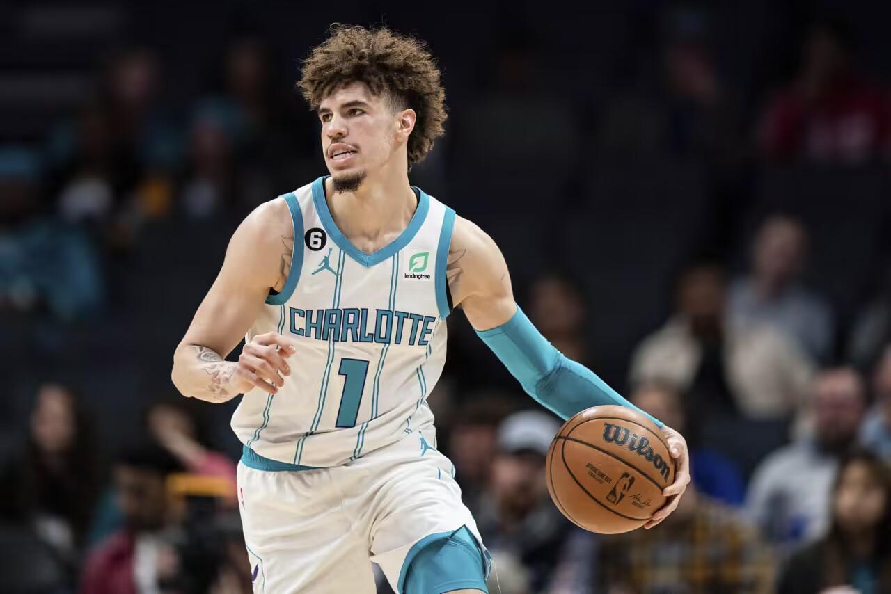 生涯第11次三双！三球狂砍38+13+13助黄蜂大胜篮网