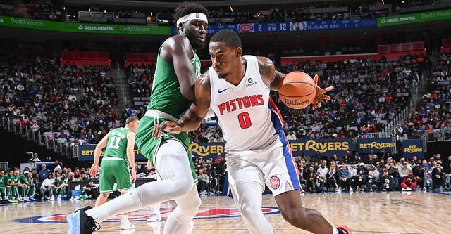 杜伦24+17布朗空砍41分 活塞119-113终结绿军三连败