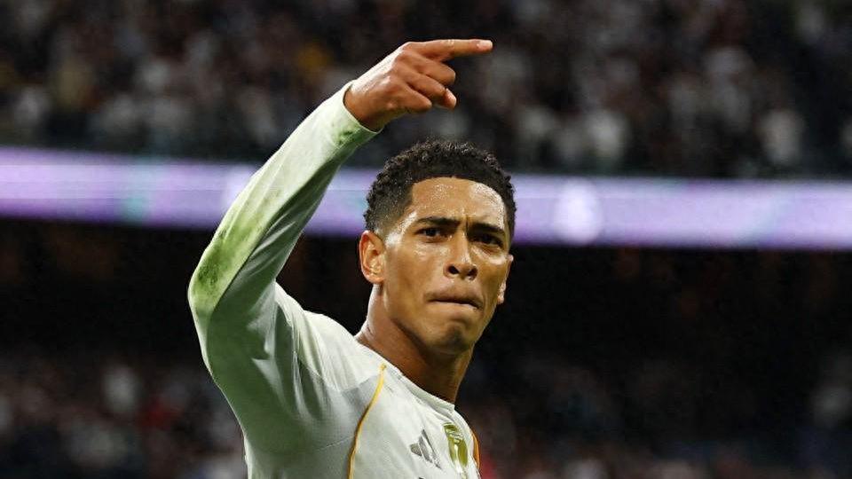 国家德比深度剖析：皇马战术进化显王者风范，巴萨迷失方向