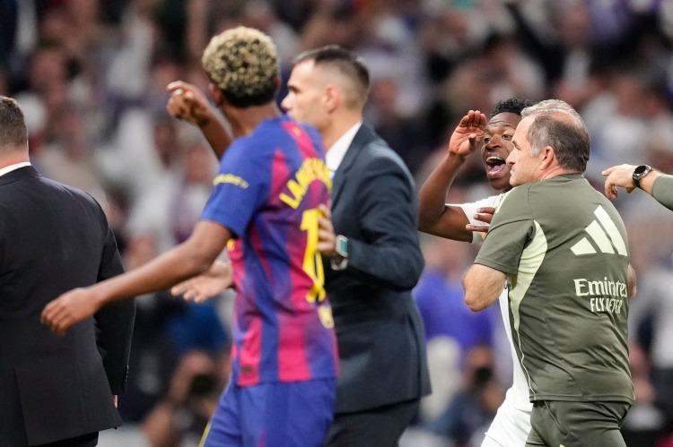 西甲国家德比冲突升级！亚马尔约架维尼修斯却临阵脱逃