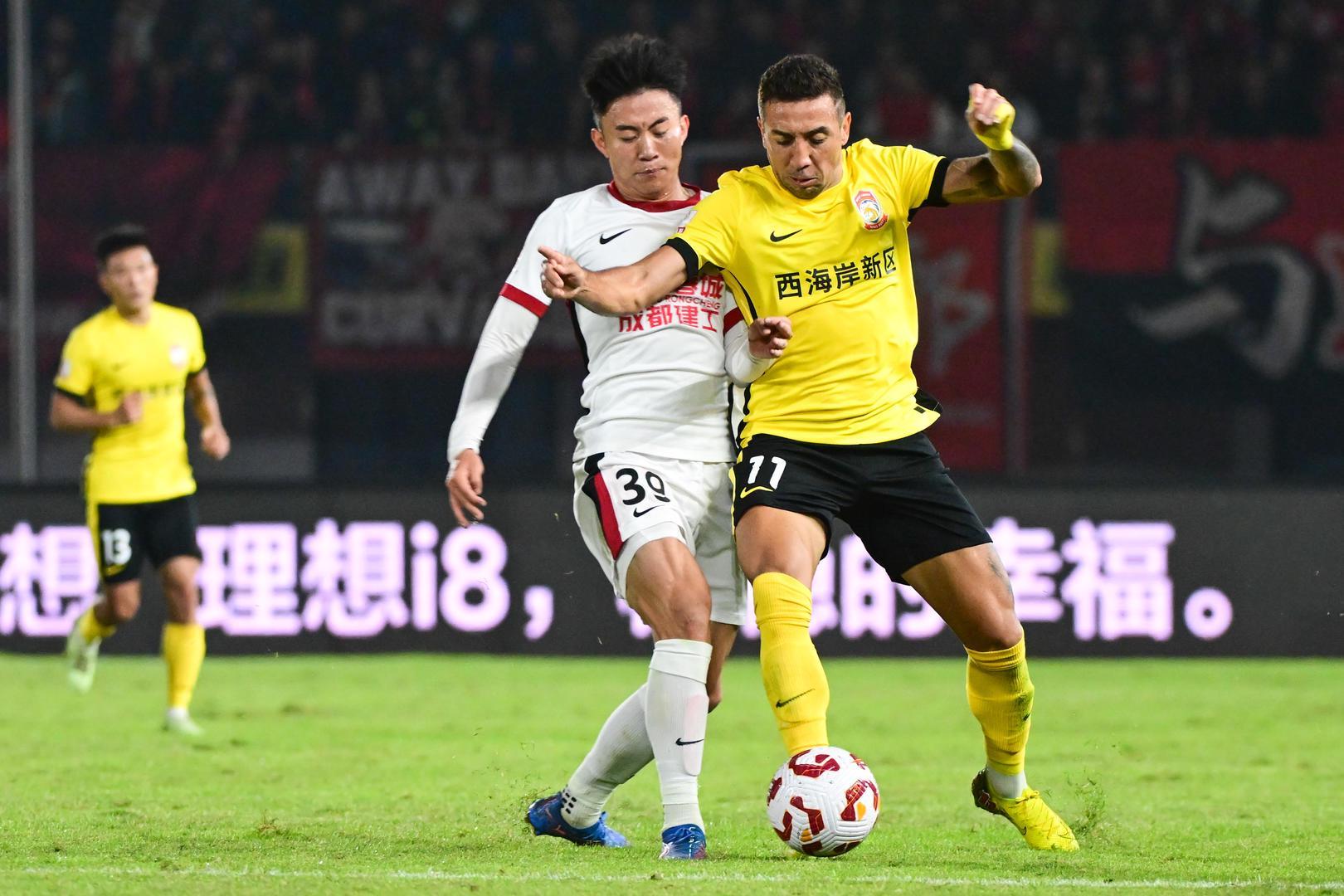 中超冠军争夺白热化：海港、蓉城、申花谁能笑到最后？