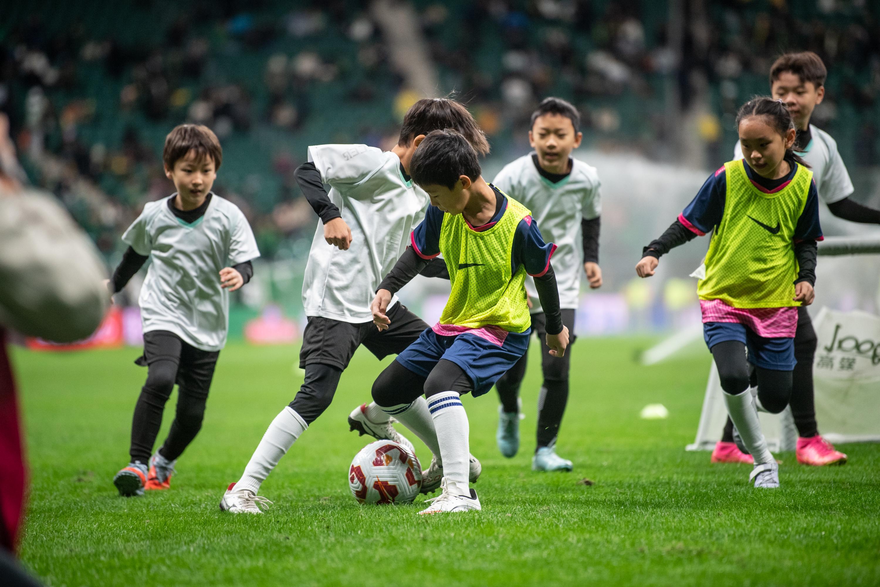 北京‘班超进中超’活动启幕，小学生校园足球蓬勃发展