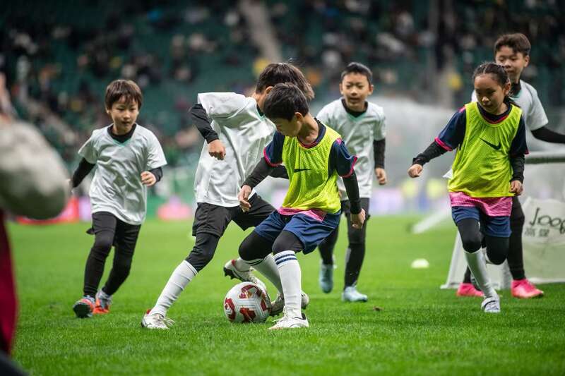 北京校园足球四级联赛：班超进中超点燃青少年足球热情