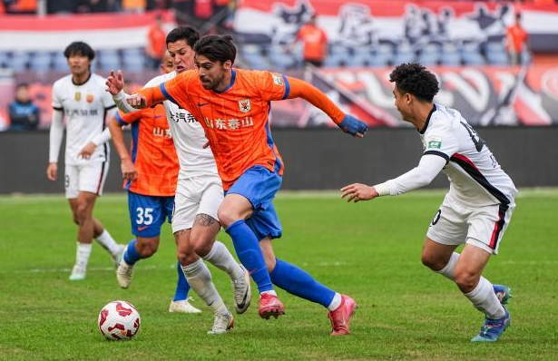 泽卡：山东泰山仍为中超顶级，留队将全力争冠