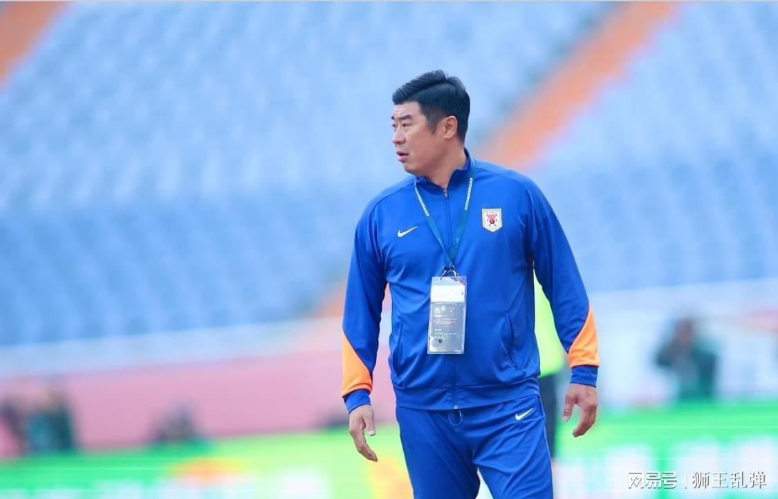 韩鹏4战豪强2胜1平，泰山错失争冠良机谁之过？