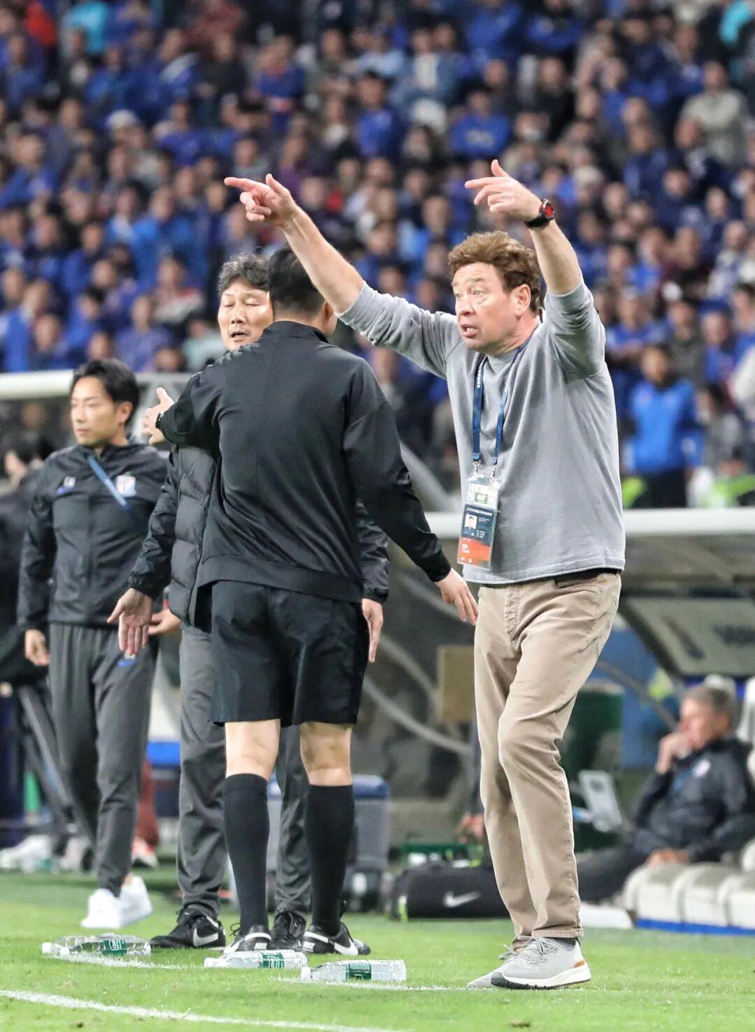 申花主场战平大连英博，争冠形势再添变数