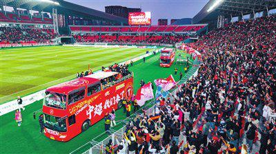 辽宁铁人队冲超成功！时隔2913天重返中超联赛