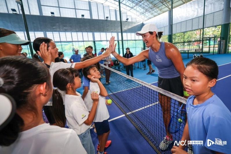 王曦雨广网青少年活动精彩互动，现场秀粤语引热议
