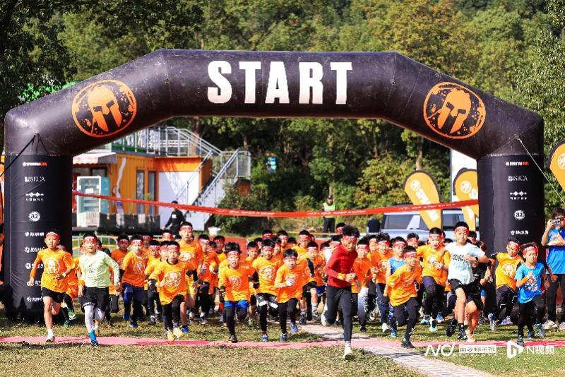 2025斯巴达勇士儿童赛杭州站：近四千小勇士挑战成功