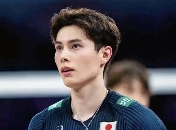 日本排球新星高桥蓝与AV女优酒店约会12小时，女方宣布不再联系