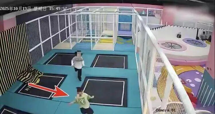 4岁幼童喝珍珠奶茶噎死：家长失职与社会急救缺失的悲剧警示