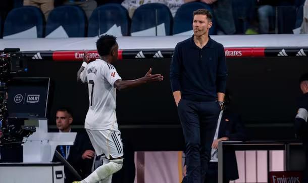 塞尔电台：皇马不干预维尼修斯处罚，阿隆索全权处理