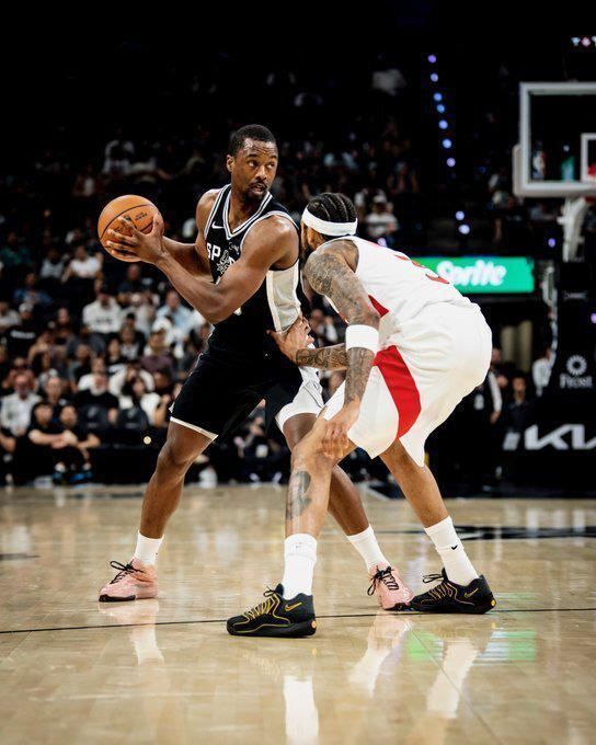 121-103！文班亚马24+15率马刺4连胜，猛龙主场失利