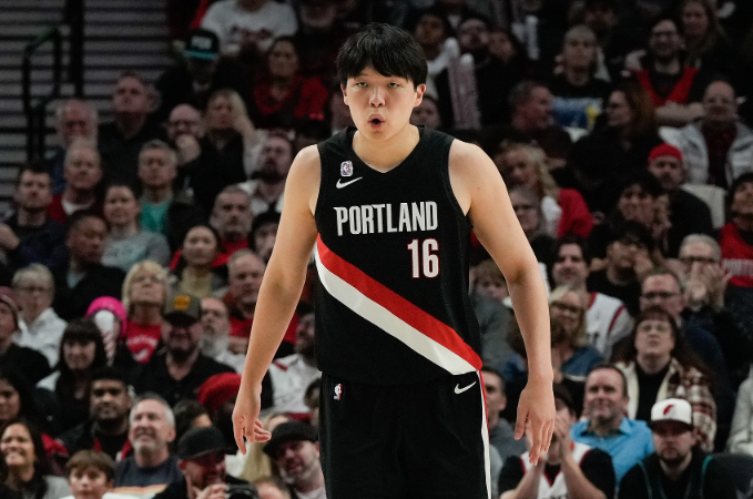 杨瀚森NBA困境深度解析：场均2分成伪轮换，下放发展联盟成必然？