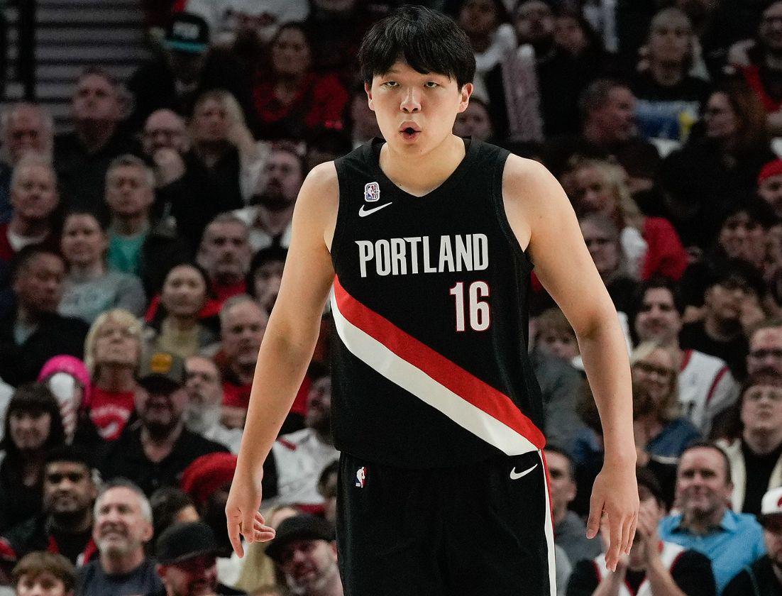 场均5分钟！杨瀚森遇新挑战，罗威复出或致其发展联盟之路