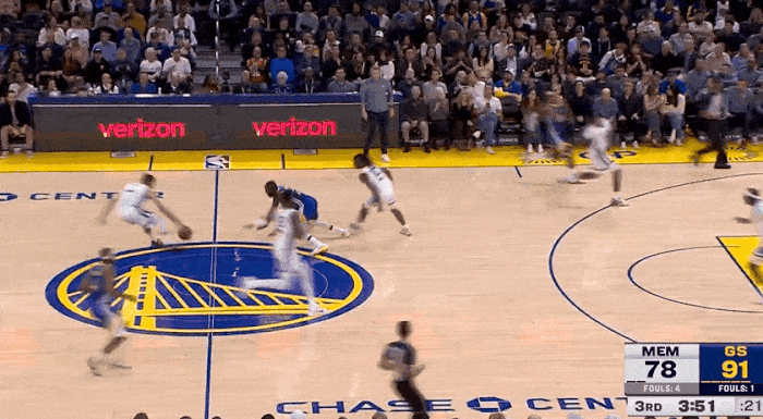 追梦格林恶意拉拽阿尔达马颈部被吹一级恶犯，对手罚球不中后跳舞