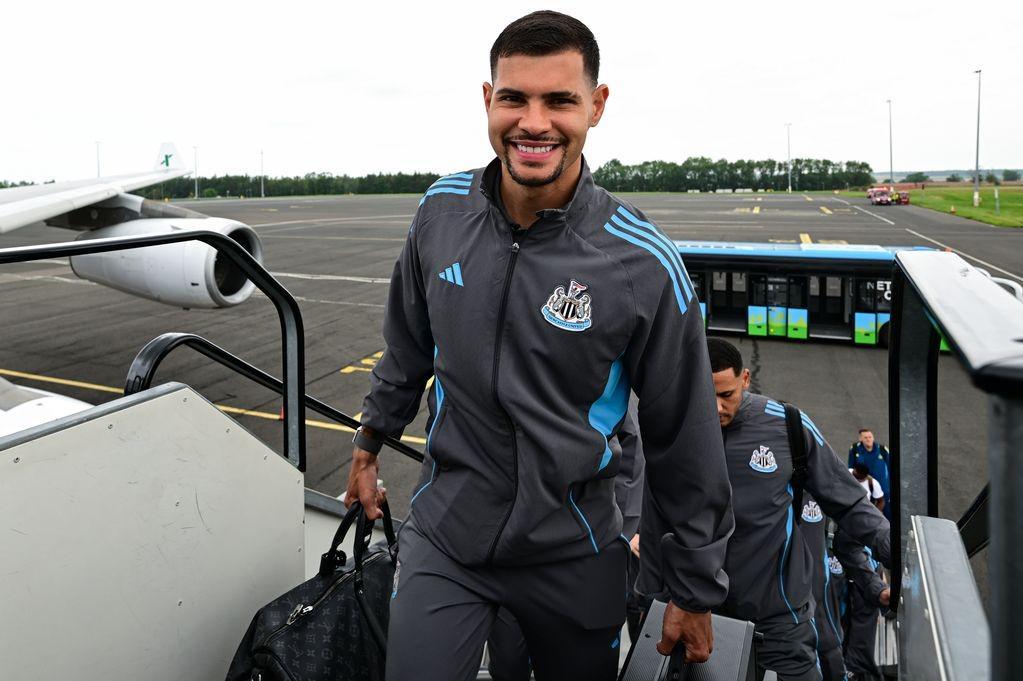 10月初飞行惊魂！吉马良斯：机窗破裂时我在熟睡，落地才知真相