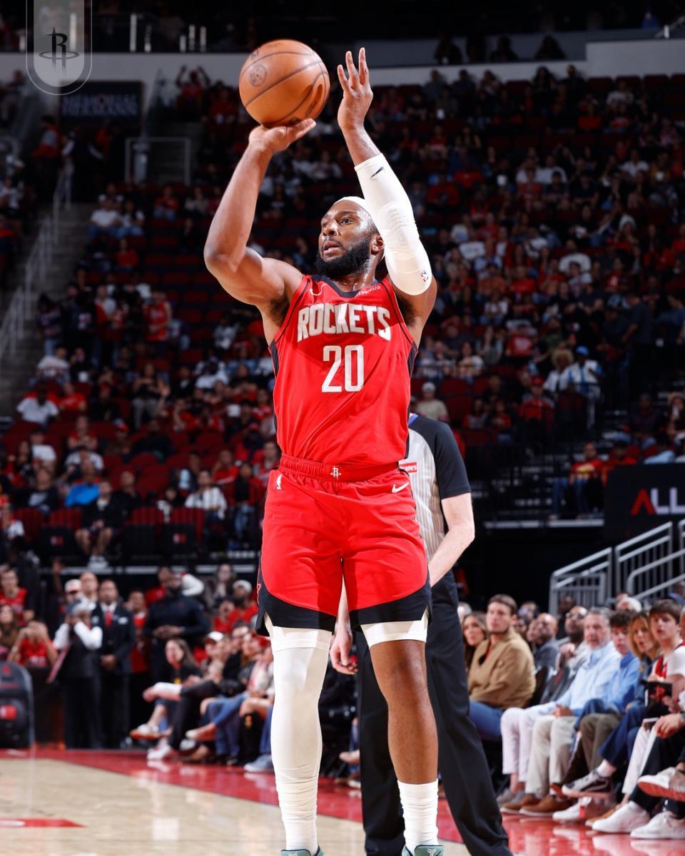 NBA常规赛：火箭137-109大胜篮网 7人上双迎赛季首胜