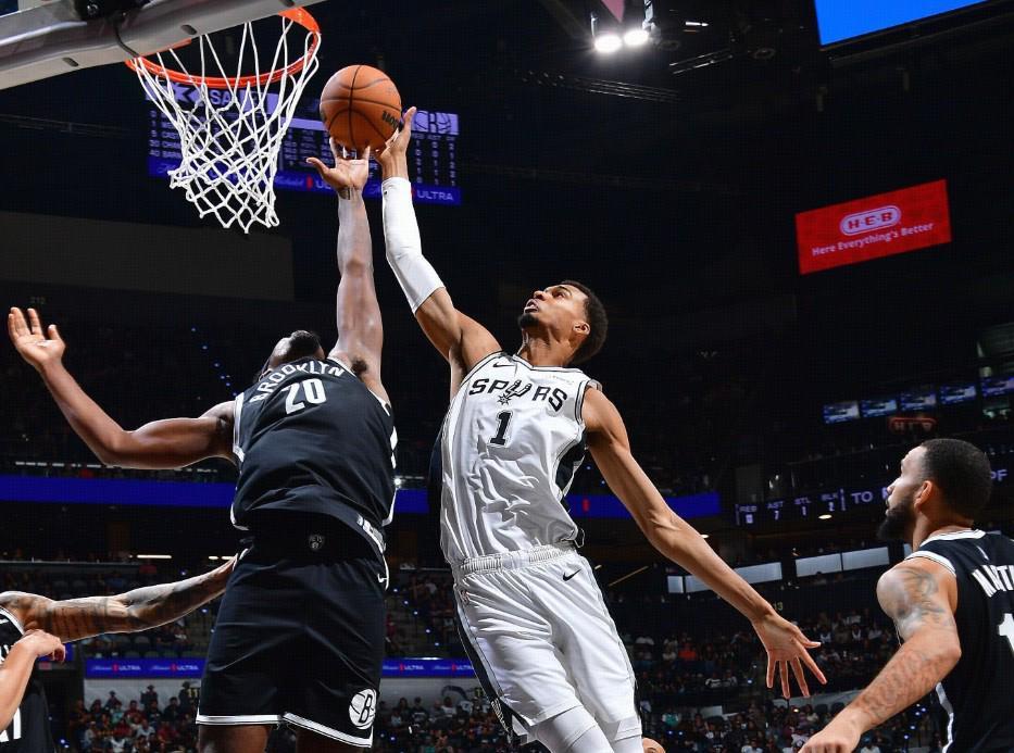 文班亚马88场连续盖帽追平尤因，并列NBA历史第四