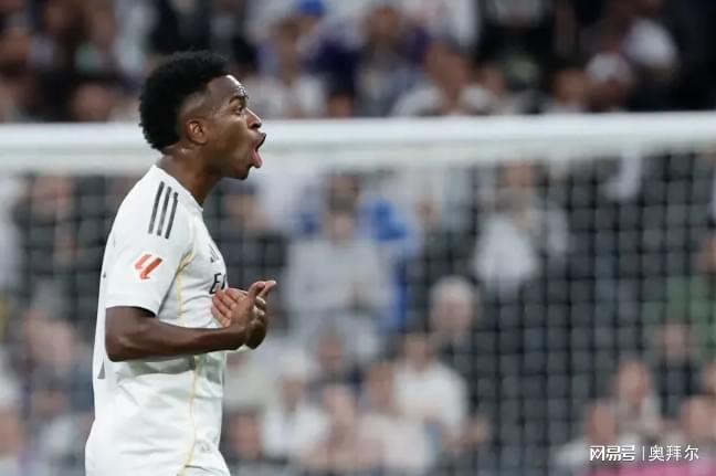 维尼修斯或离队？不满主帅换人决定，皇马力挺阿隆索